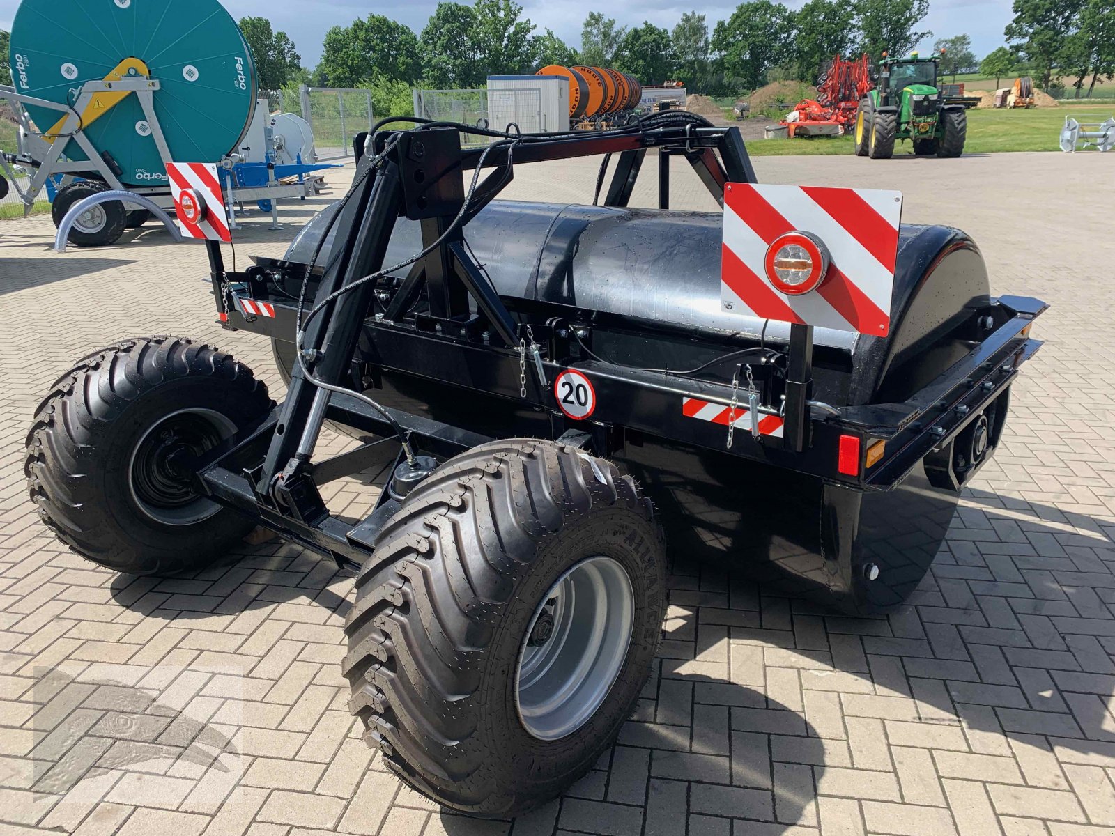 Walze des Typs VORATECK Wiesenwalze mit Fahrgestell und Druckluftbremse, Neumaschine in Südheide (Bild 1)