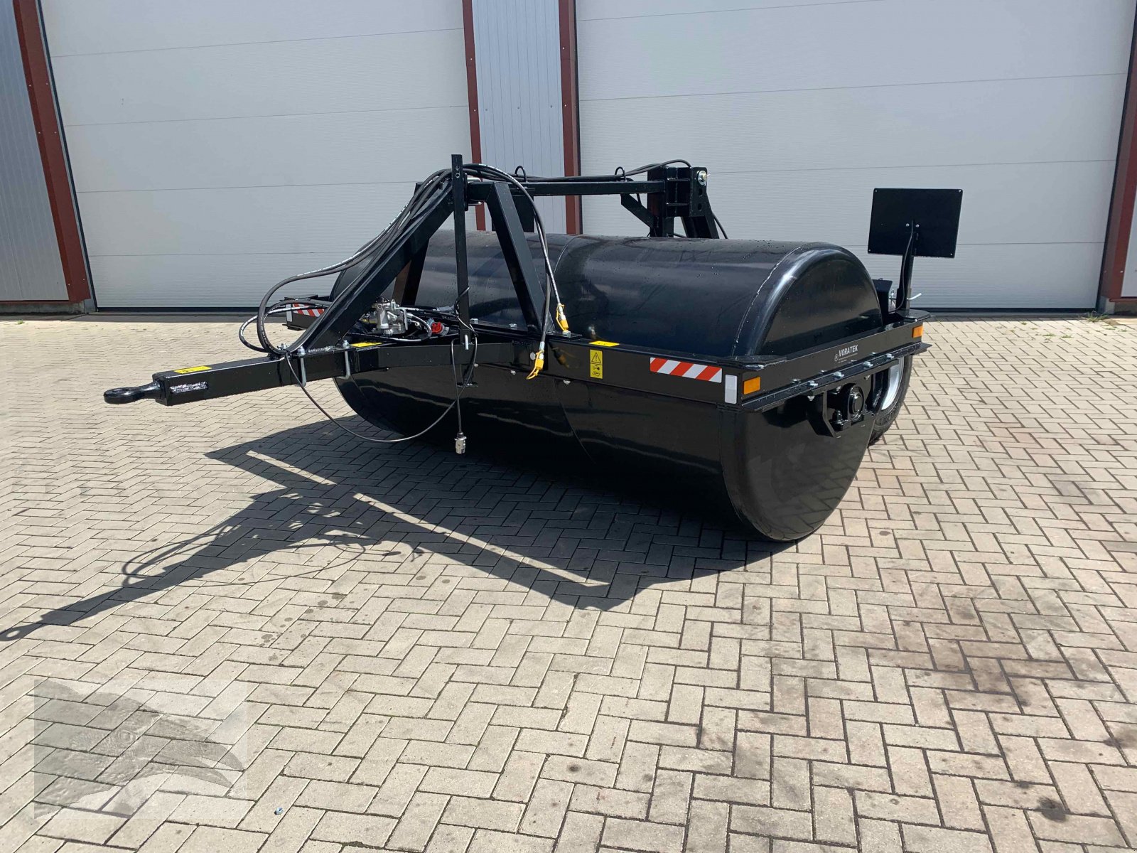 Walze des Typs VORATECK Wiesenwalze mit Fahrgestell und Druckluftbremse, Neumaschine in Südheide (Bild 9)