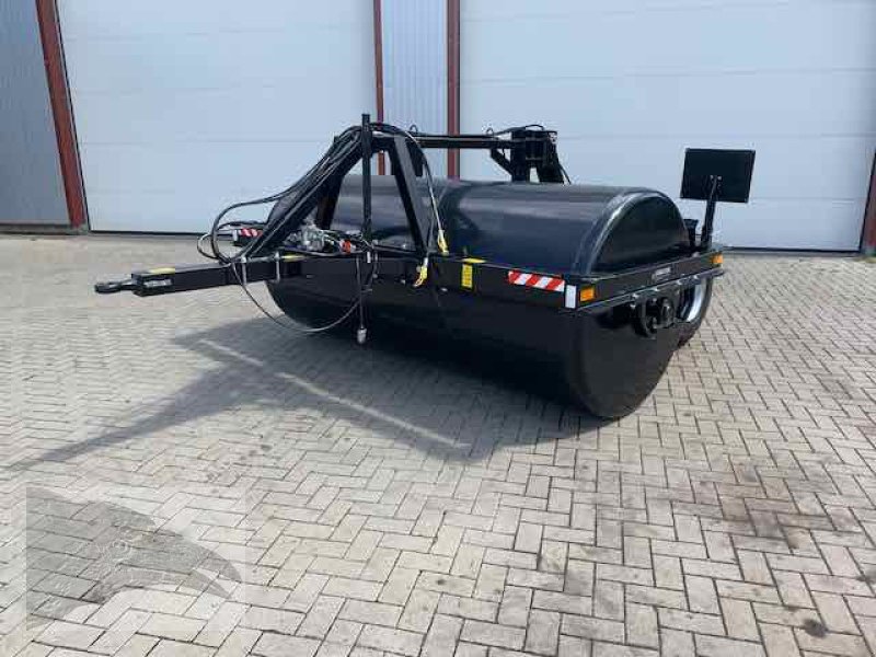 Walze типа Voratek Wiesenwalze 275cm mit Fahrgestell und Druckluftbremse, Neumaschine в Südheide