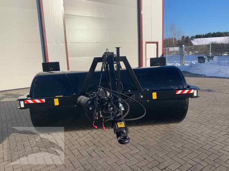 Walze типа Voratek Wiesenwalze 275cm mit Fahrgestell und Druckluftbremse, Neumaschine в Südheide (Фотография 5)