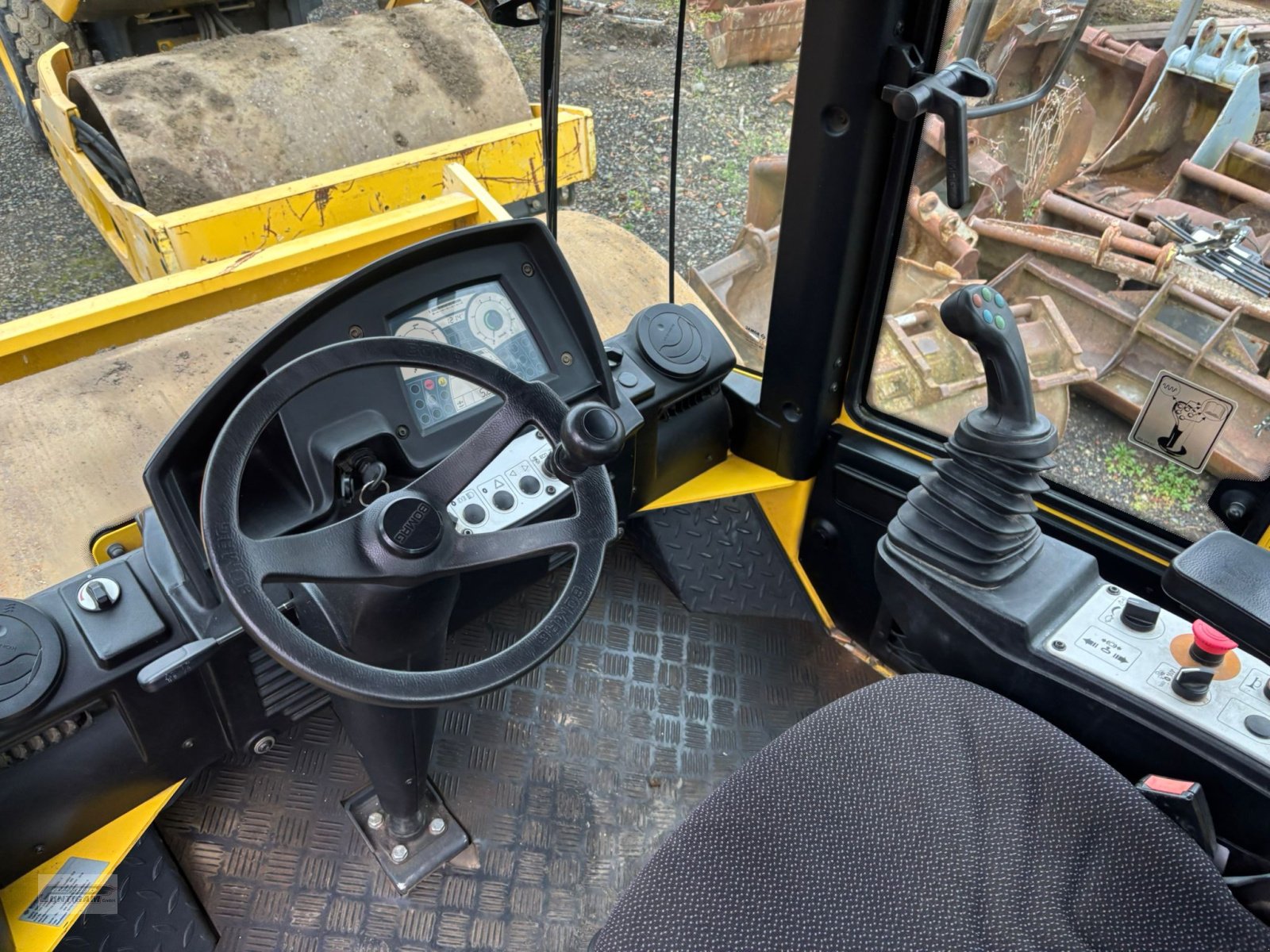 Walzenzug типа Bomag BW 213 DH-4, Gebrauchtmaschine в Deutsch - Goritz (Фотография 14)