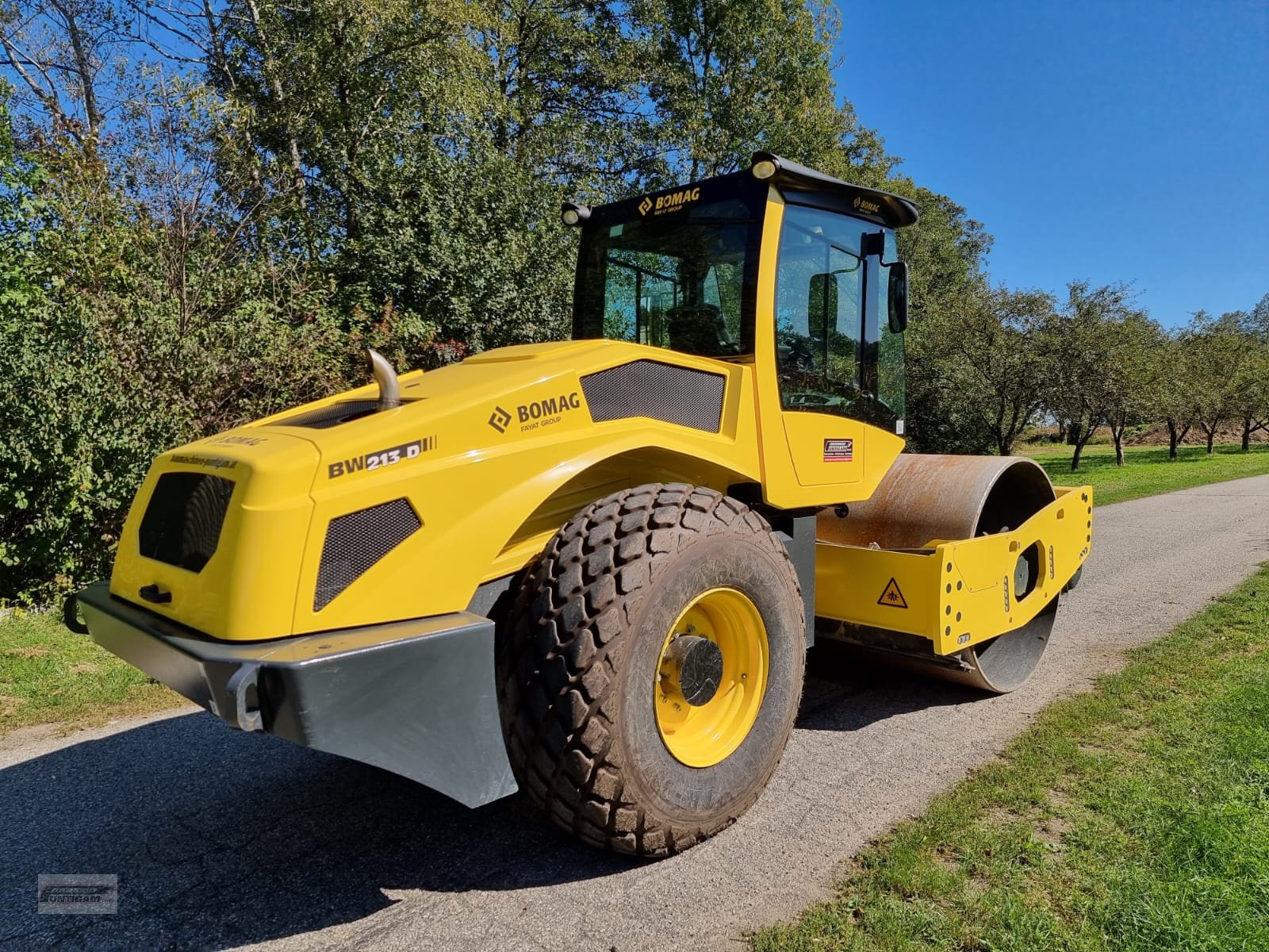 Walzenzug des Typs Bomag BW 213, Gebrauchtmaschine in Deutsch - Goritz (Bild 8)