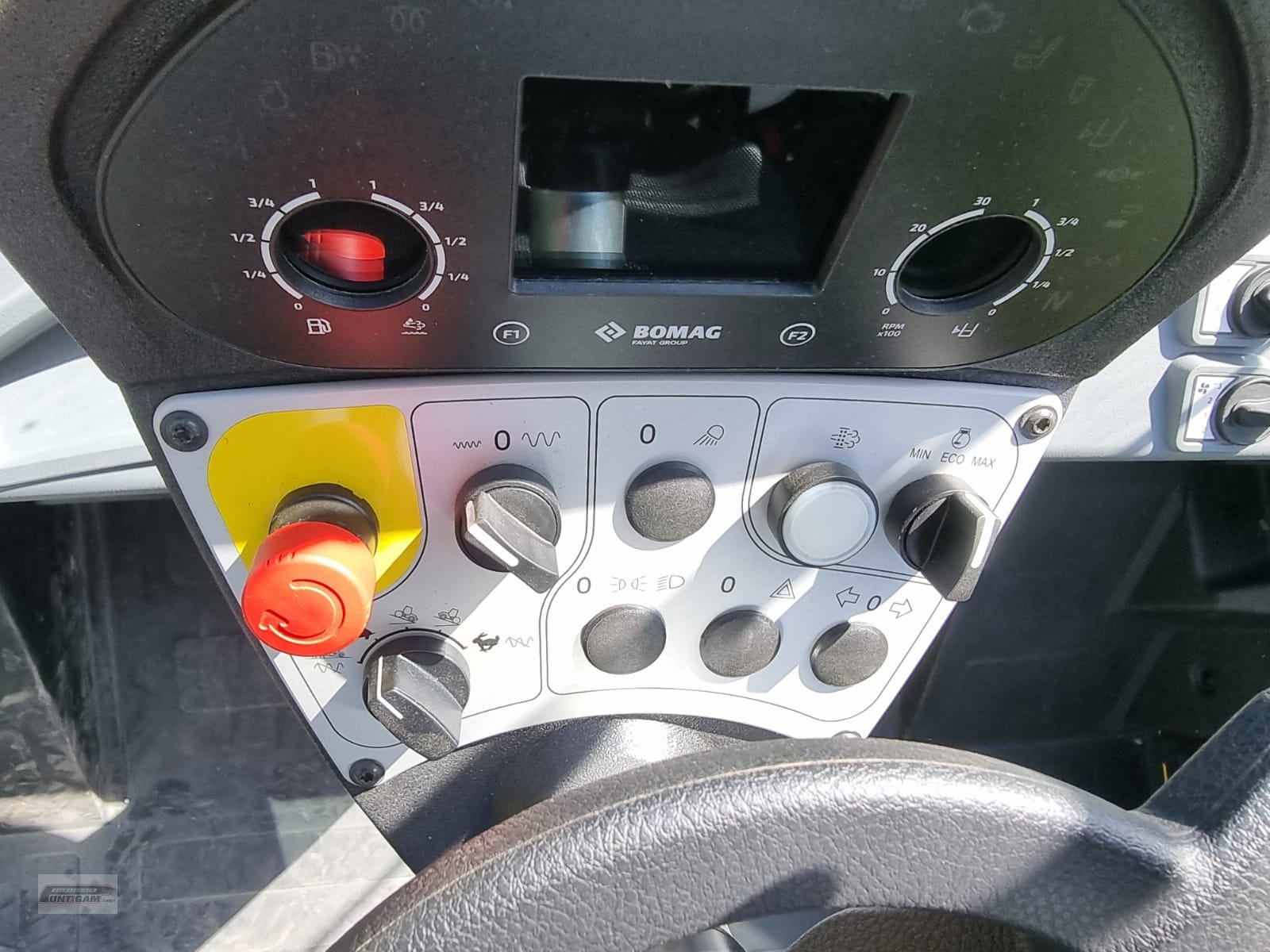 Walzenzug des Typs Bomag BW 213, Gebrauchtmaschine in Deutsch - Goritz (Bild 19)