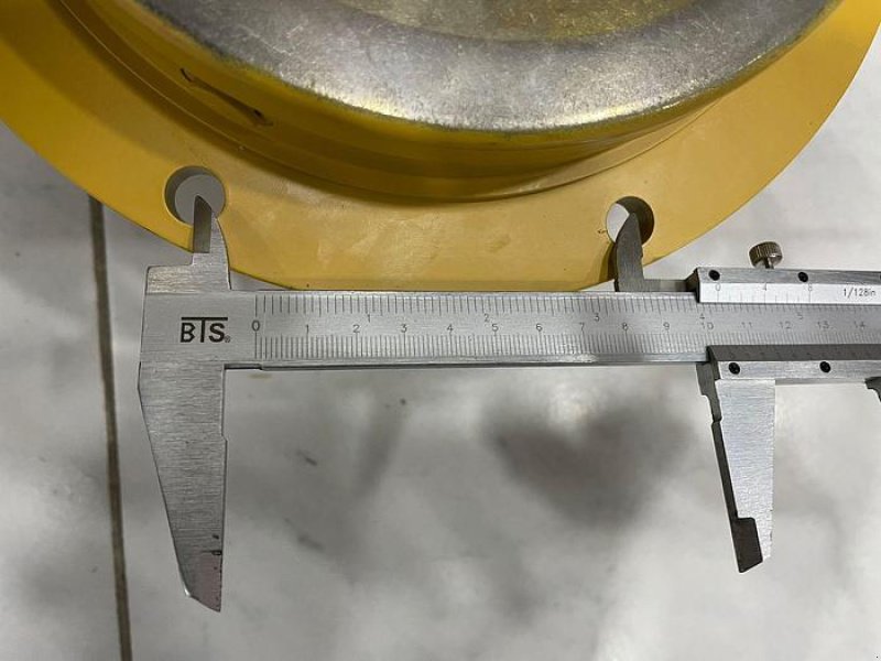 Walzenzug of the type Bomag Fahrmotor (Poclain) 05816293, Neumaschine in Göpfritz an der Wild (Picture 4)