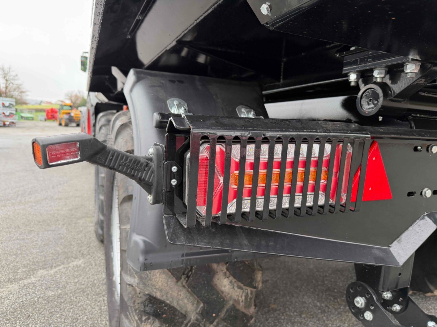 Wannenkipper типа Hummel RMH44160, Gebrauchtmaschine в LA SOUTERRAINE (Фотография 11)