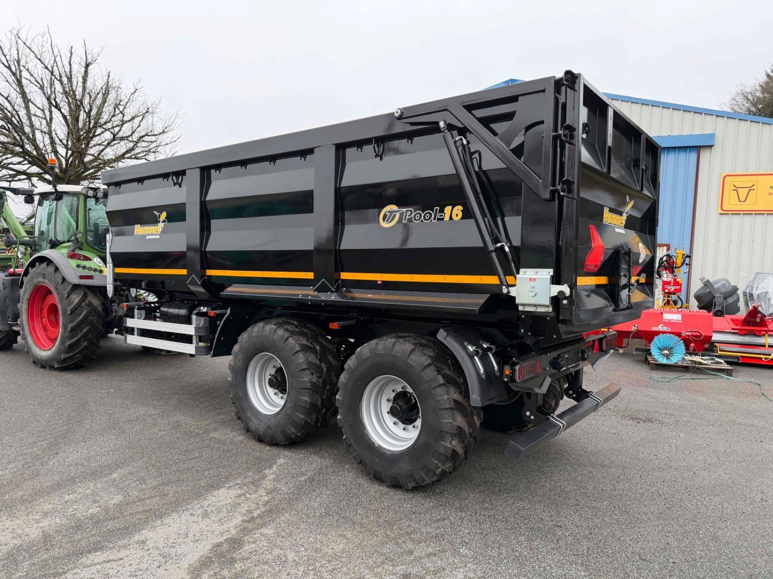 Wannenkipper Türe ait Hummel RMH44160, Gebrauchtmaschine içinde LA SOUTERRAINE (resim 8)