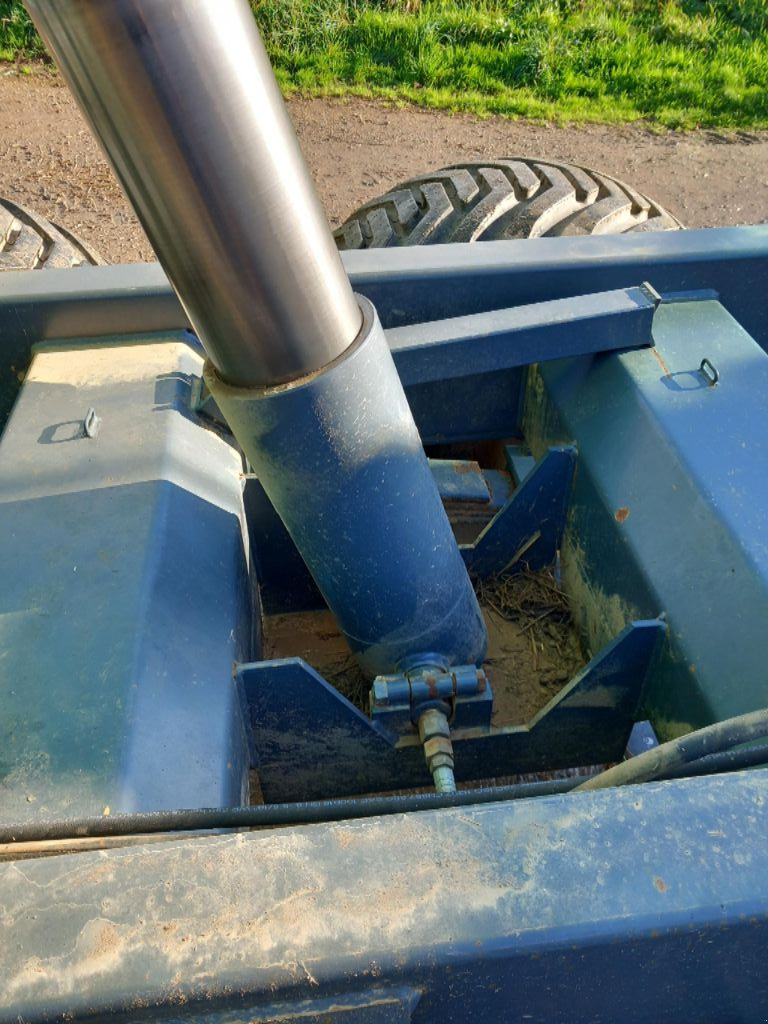 Wannenkipper от тип Lambert RL 130 BO, Gebrauchtmaschine в BRECE (Снимка 8)