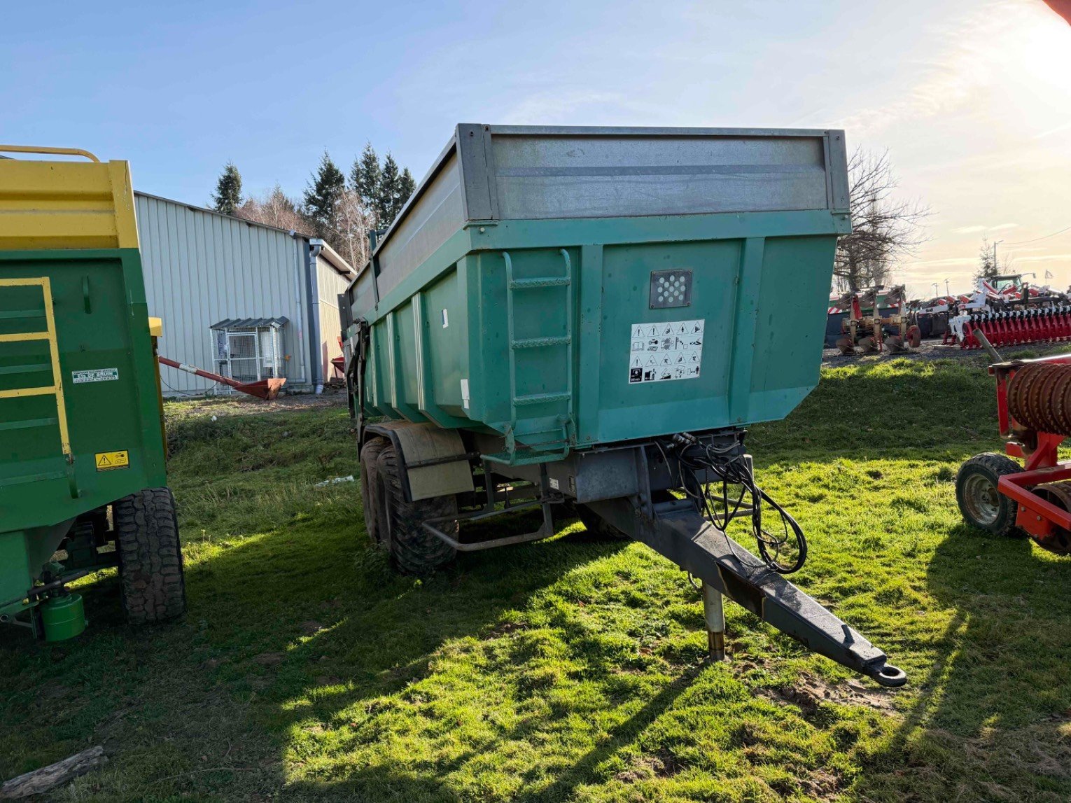 Wannenkipper des Typs Sonstige A 16, Gebrauchtmaschine in LA SOUTERRAINE (Bild 2)