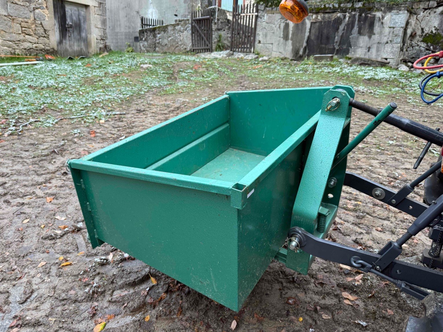 Wannenkipper van het type Sonstige Bennette 10SARMICRO Loiseau, Gebrauchtmaschine in LA SOUTERRAINE (Foto 2)