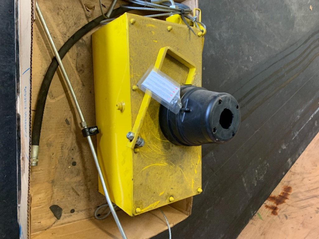 Wannenkipper typu Sonstige PR 660/450/LC, Gebrauchtmaschine v VERNOUX EN VIVARAIS (Obrázek 2)