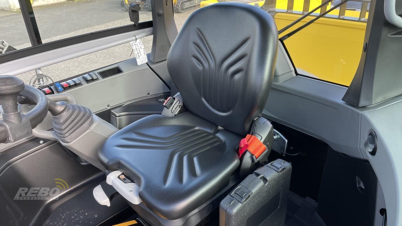 Wannenkipper of the type Wacker Neuson DV 90, Neumaschine in Neuenkirchen-Vörden (Picture 24)