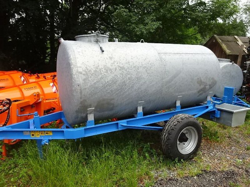 Wasserfass des Typs Bellon M 3000 Liter mit Tränkebecken und Fahrwerk, Neumaschine in Neureichenau (Bild 2)
