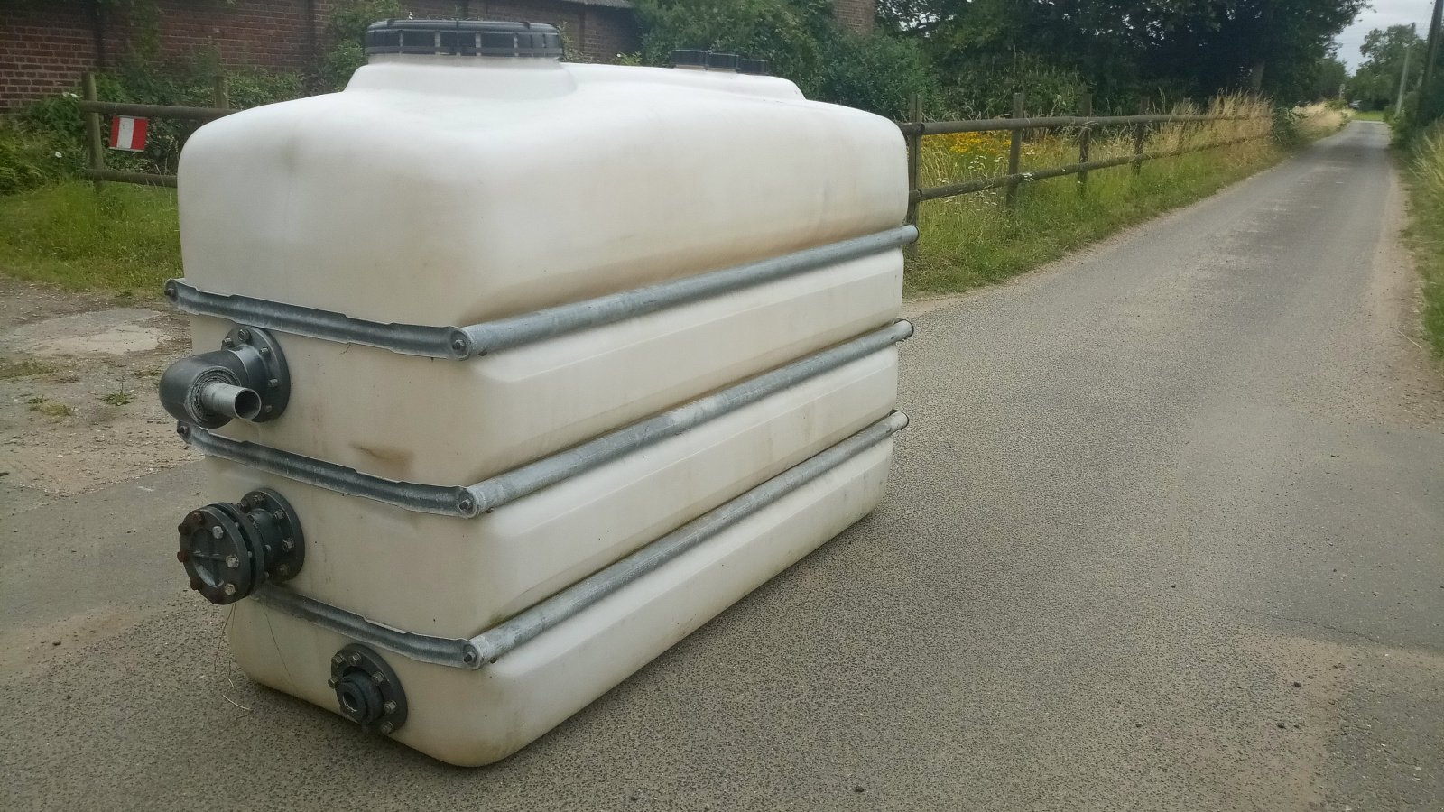 Wasserfass des Typs Dehoust 3000 LITER Wasser tank Weidefass Regenwassertank, Gebrauchtmaschine in Kaarst (Bild 3)