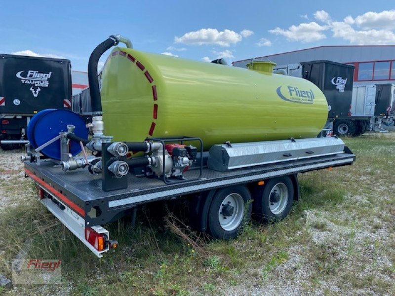 Wasserfass des Typs Fliegl WFW 7000l Poly Line Tandem 80 km/h, Neumaschine in Mühldorf (Bild 4)