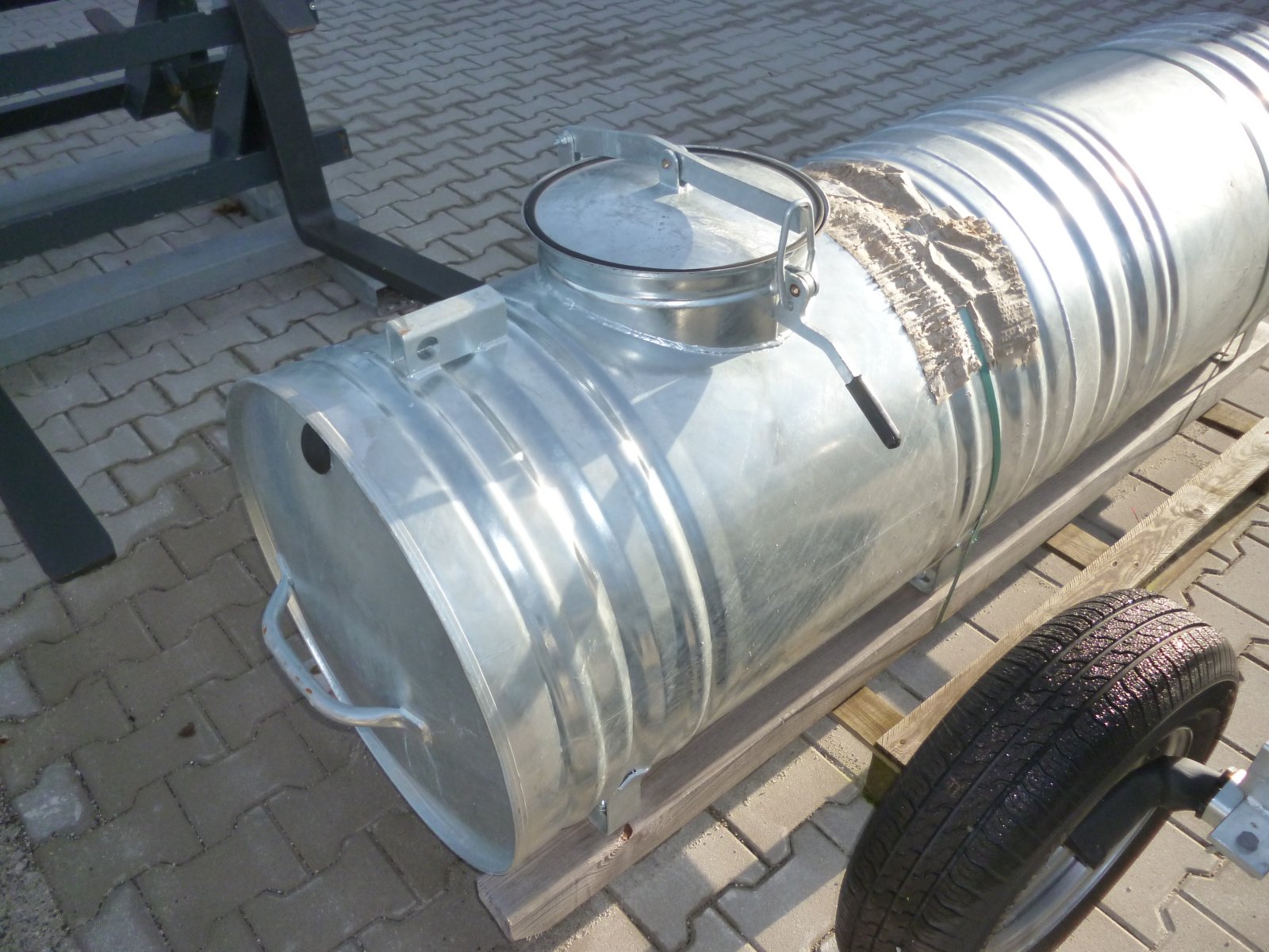 Wasserfass des Typs Großewinkelmann WAFA, Neumaschine in Kochel am See (Bild 2)