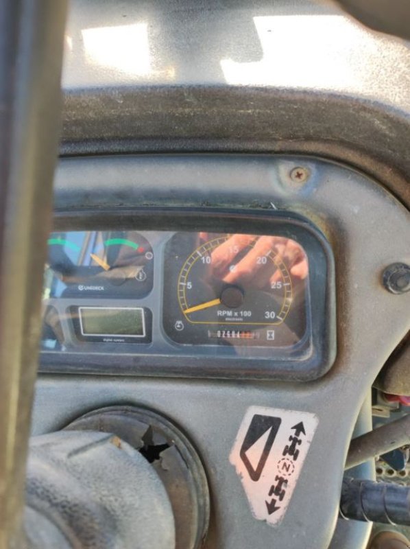 Weinbauspritze от тип Valtra 3500, Gebrauchtmaschine в ST ETIENNE DE MER MORTE (Снимка 4)
