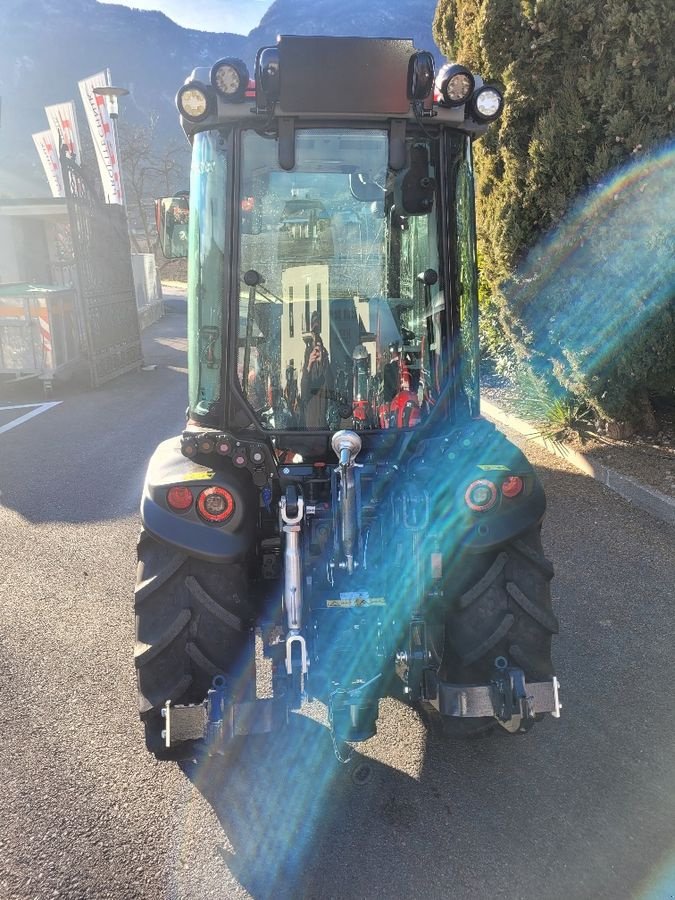 Weinbautraktor typu Antonio Carraro Tony 8900 SR, Neumaschine w Eppan (BZ) (Zdjęcie 5)