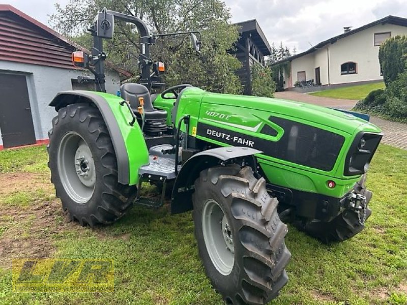 Weinbautraktor tip Deutz-Fahr 4070 E, Gebrauchtmaschine in Steinau-Rebsdorf (Poză 1)