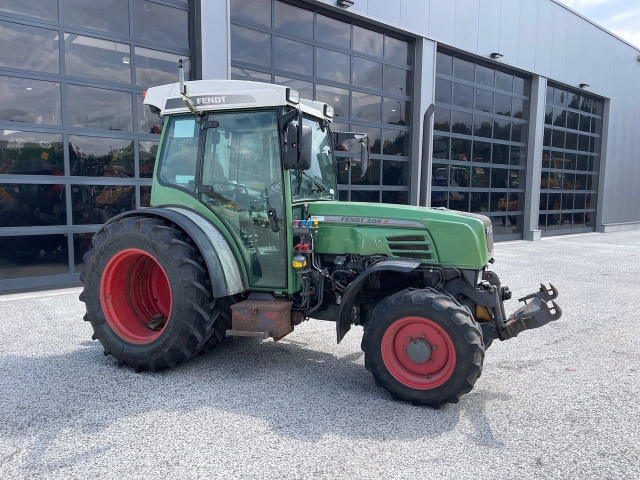 Weinbautraktor des Typs Fendt 208F Smalspoor trekker, Gebrauchtmaschine in Holten (Bild 3)