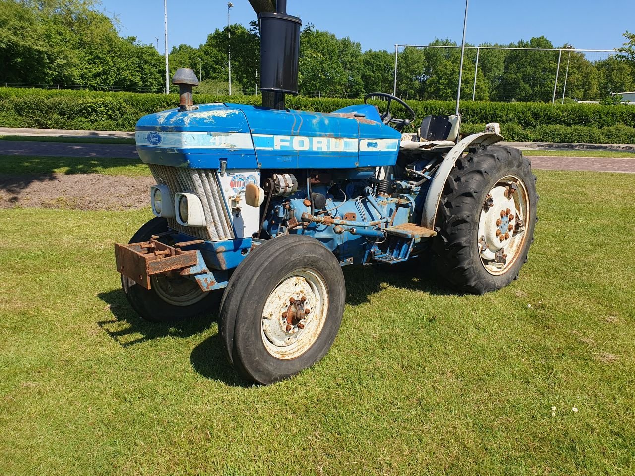 Weinbautraktor des Typs Ford 2x 4110 Smalspoor Tractor, Gebrauchtmaschine in Weiteveen (Bild 3)