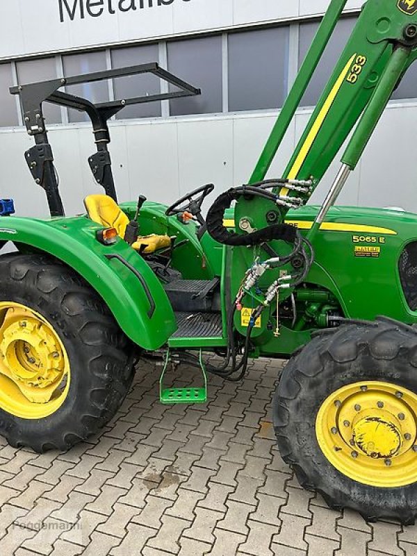 Weinbautraktor typu John Deere 5065 E, Gebrauchtmaschine w Bad Iburg - Sentrup (Zdjęcie 2)