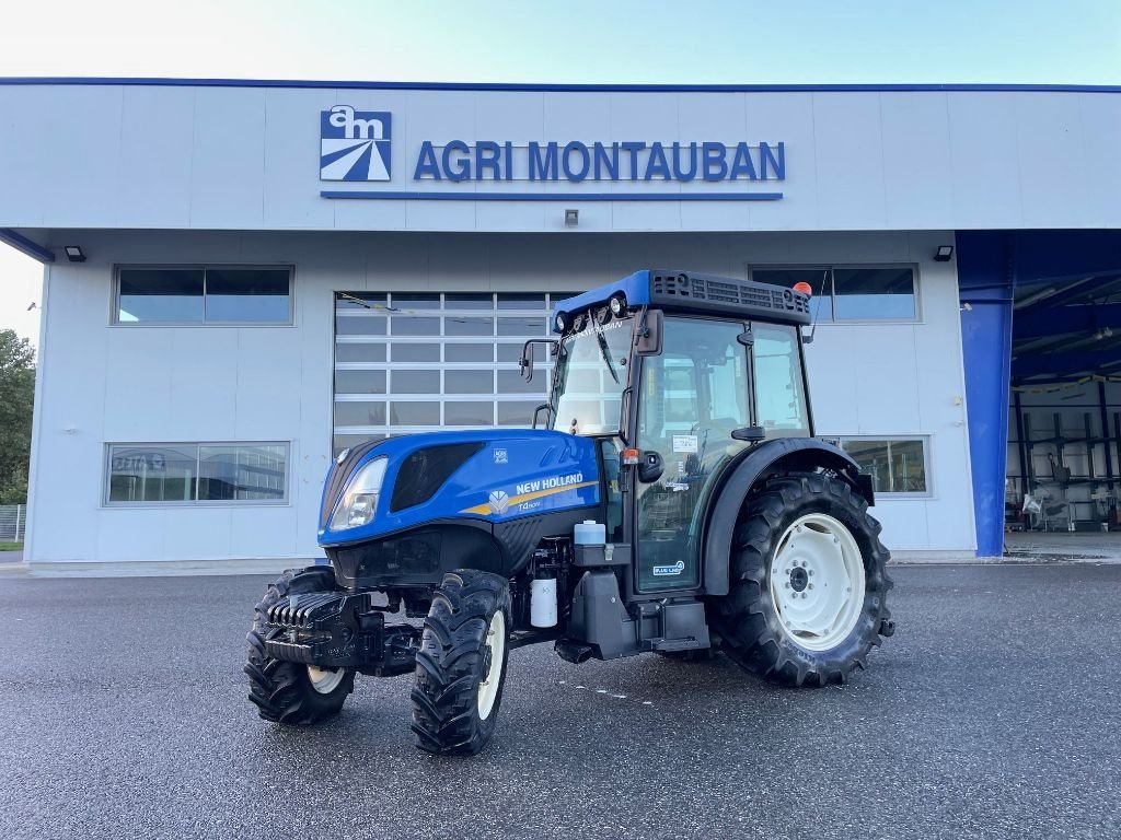 Weinbautraktor des Typs New Holland T 4.90N, Gebrauchtmaschine in Montauban (Bild 1)