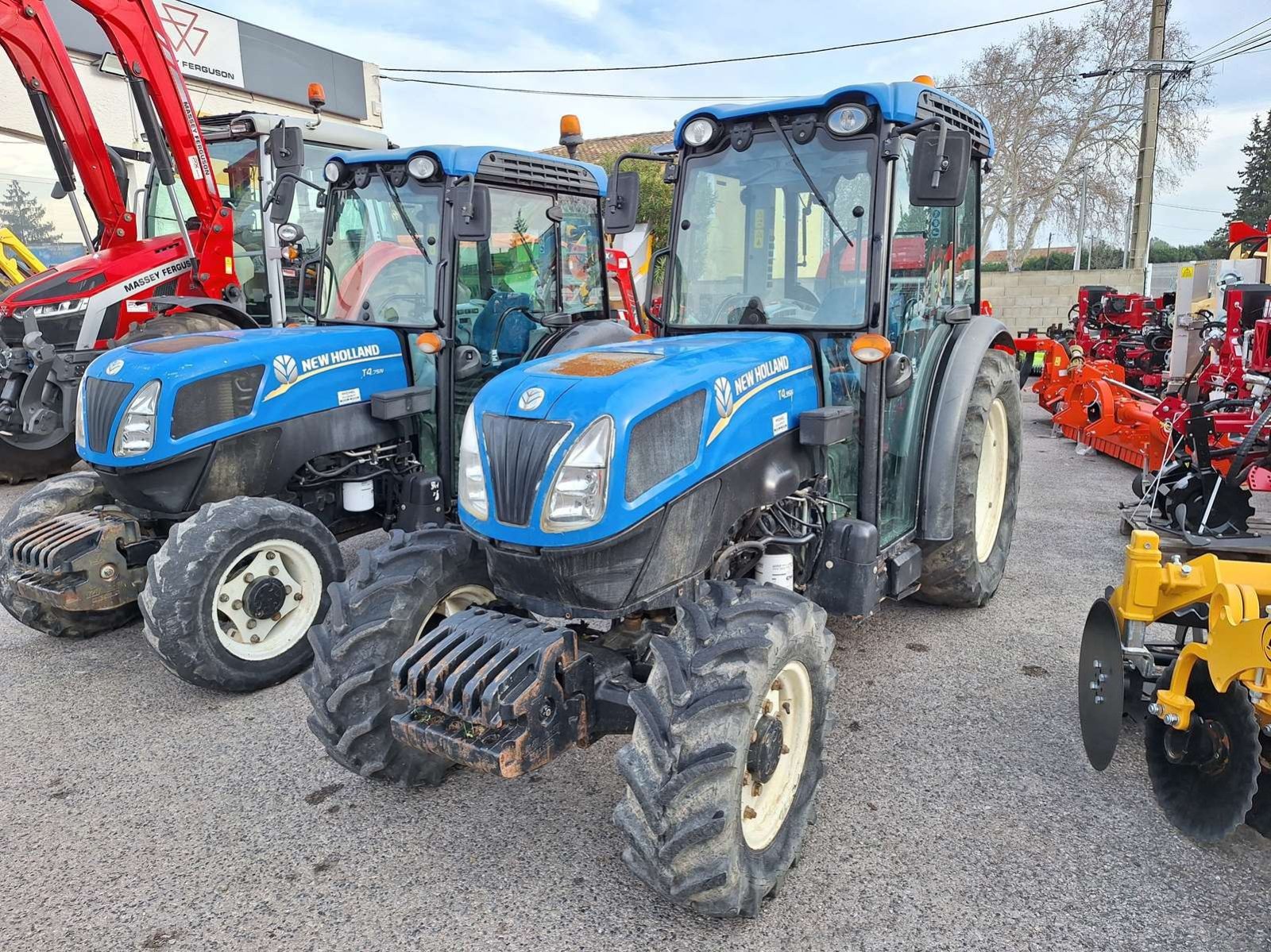 Weinbautraktor a típus New Holland T4.95N, Gebrauchtmaschine ekkor: UCHAUD (Kép 2)