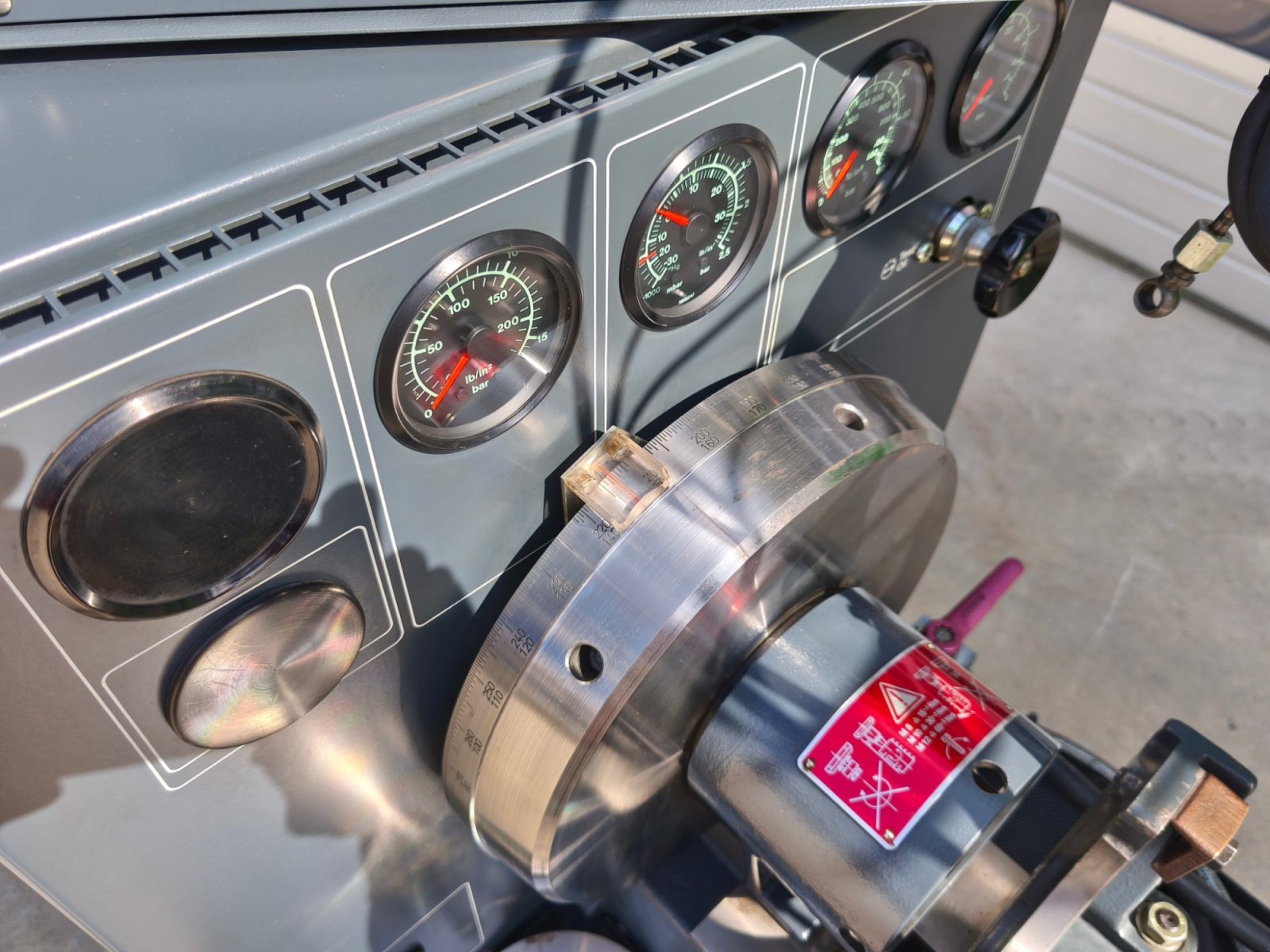 Werkstattausstattung des Typs Bosch Bosch EPS 707 Einspritzpumpen Prüfstand 12 Zylinder, Gebrauchtmaschine in Großschönbrunn (Bild 9)