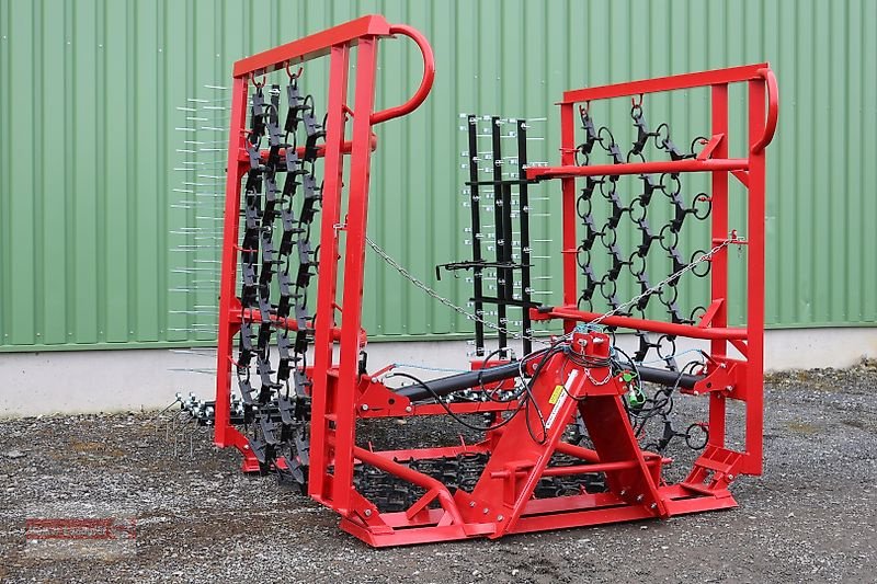 Wiesenegge van het type Agro-Factory II Wiesenschleppe 6 m 4 reihig hydraulisch klappbar, Neumaschine in Ostheim/Rhön (Foto 1)