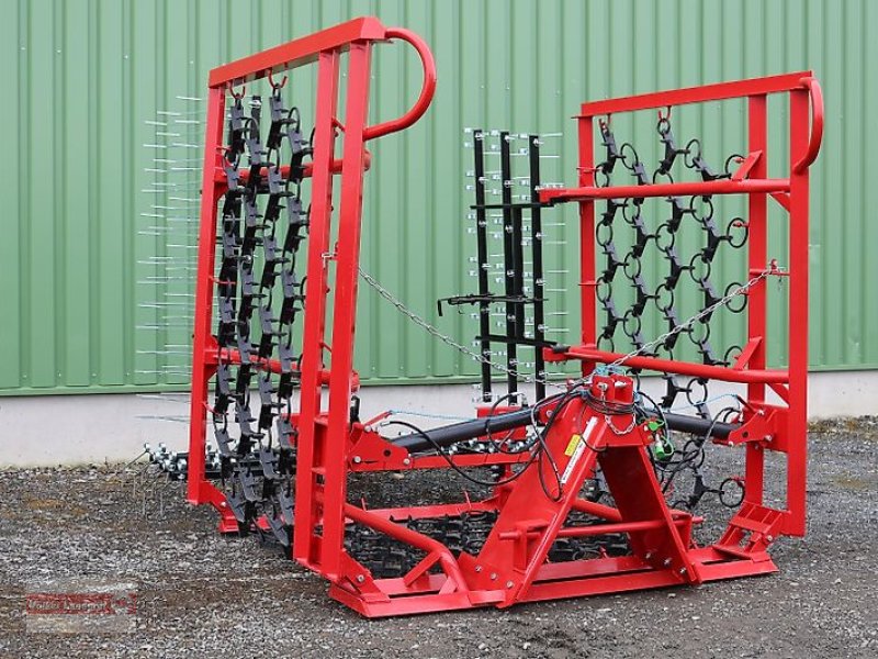 Wiesenegge van het type Agro-Factory II Wiesenschleppe 6 m 4 reihig hydraulisch klappbar, Neumaschine in Ostheim/Rhön (Foto 1)