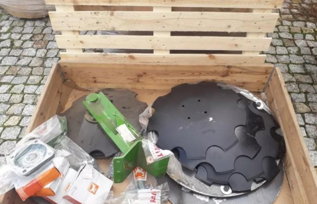 Wiesenegge of the type Amazone Catros+6001-2, Gebrauchtmaschine in Київ (Picture 10)