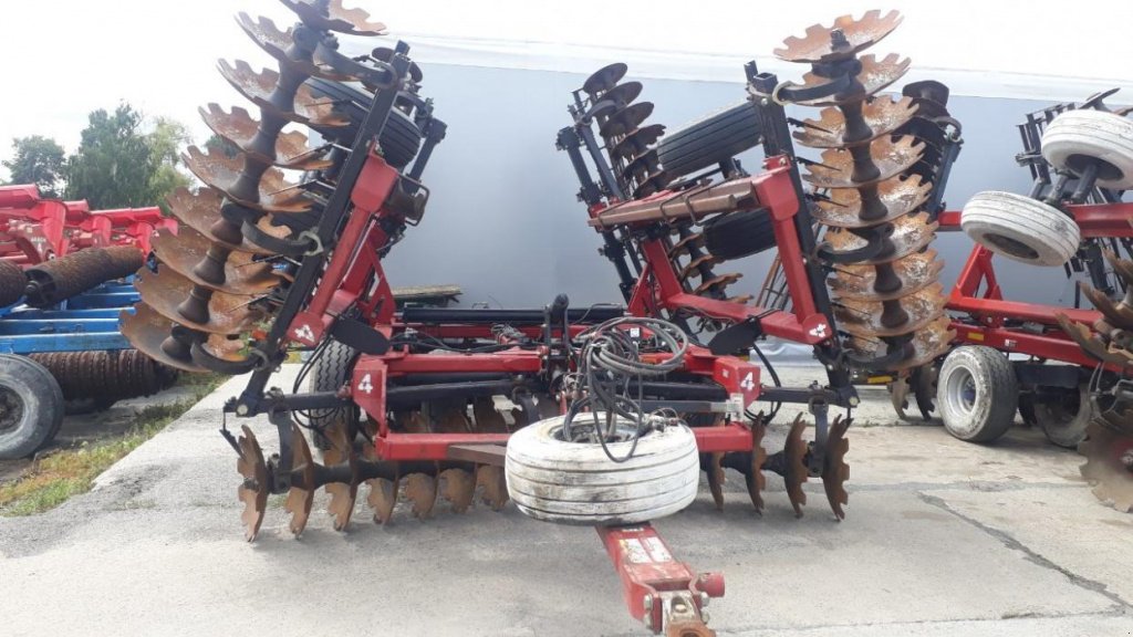 Wiesenegge del tipo Case IH RMX 370, Gebrauchtmaschine In Любар (Immagine 1)