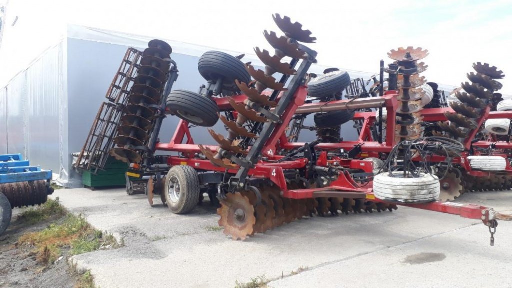 Wiesenegge del tipo Case IH RMX 370, Gebrauchtmaschine In Любар (Immagine 2)