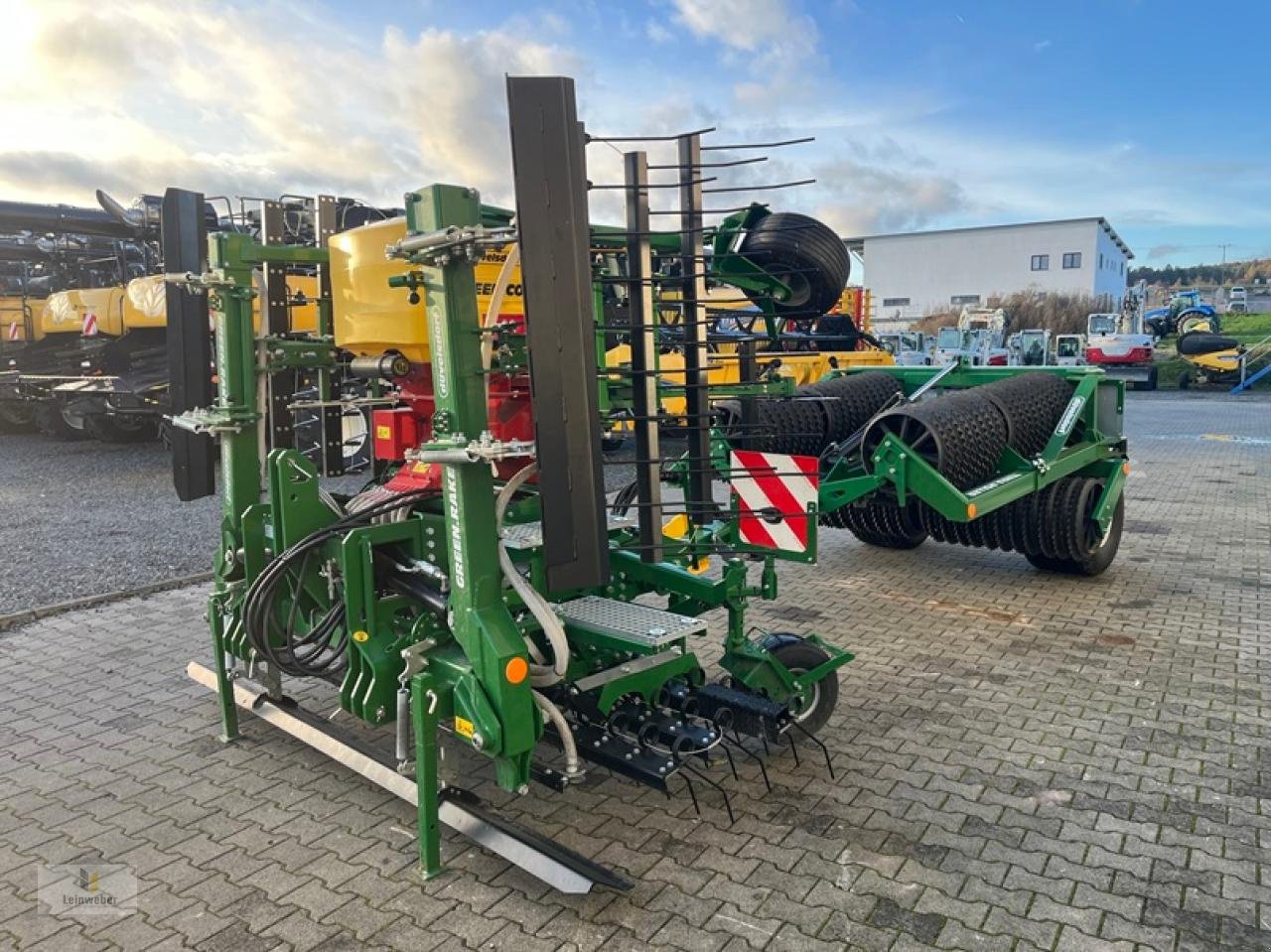 Wiesenegge des Typs Düvelsdorf Green Rake Expert 6 m, Neumaschine in Neuhof - Dorfborn (Bild 2)