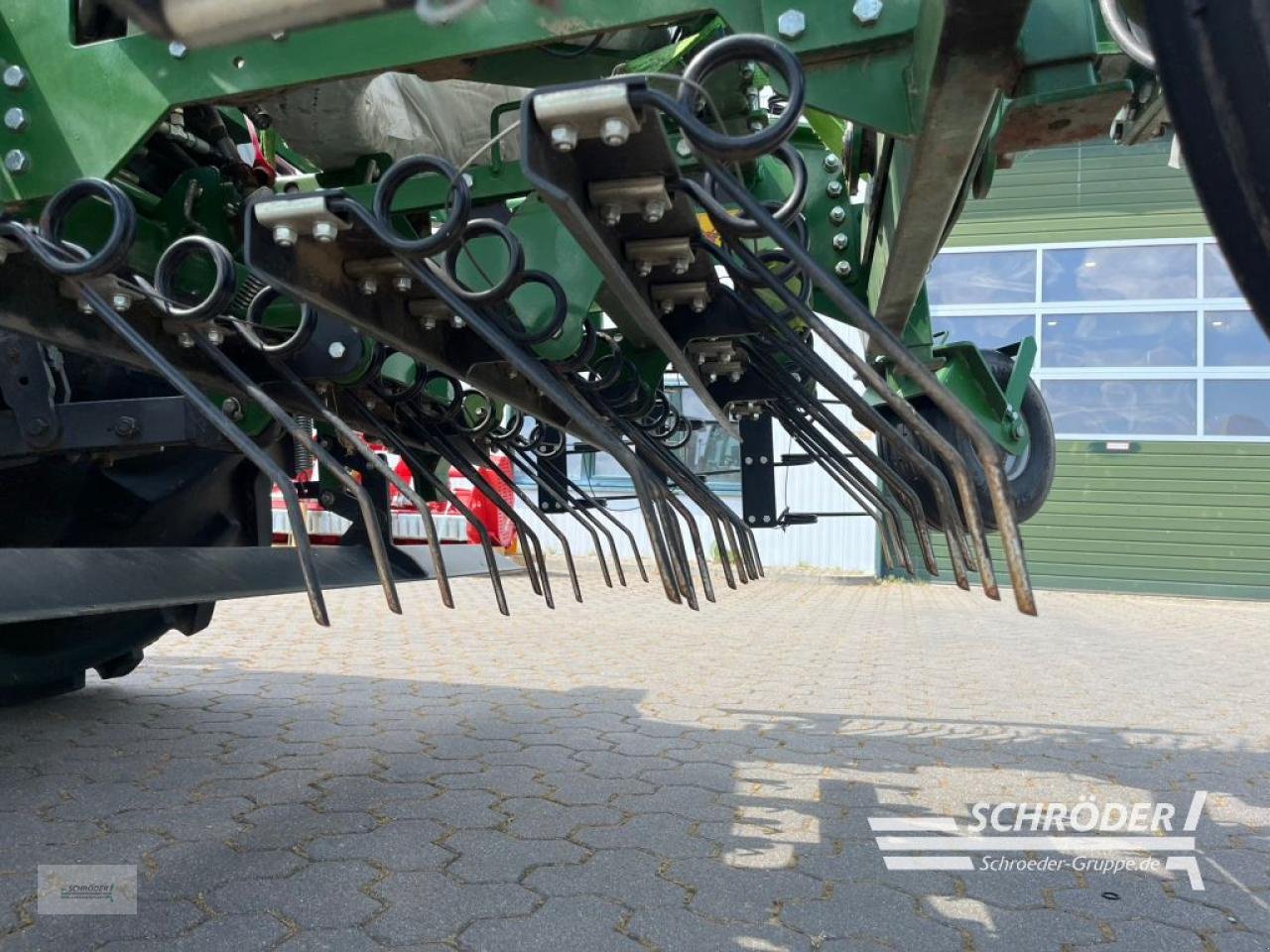 Wiesenegge of the type Düvelsdorf GREEN RAKE PLUS 7,50 M + TERRA ROLLER, Gebrauchtmaschine in Leizen (Picture 6)