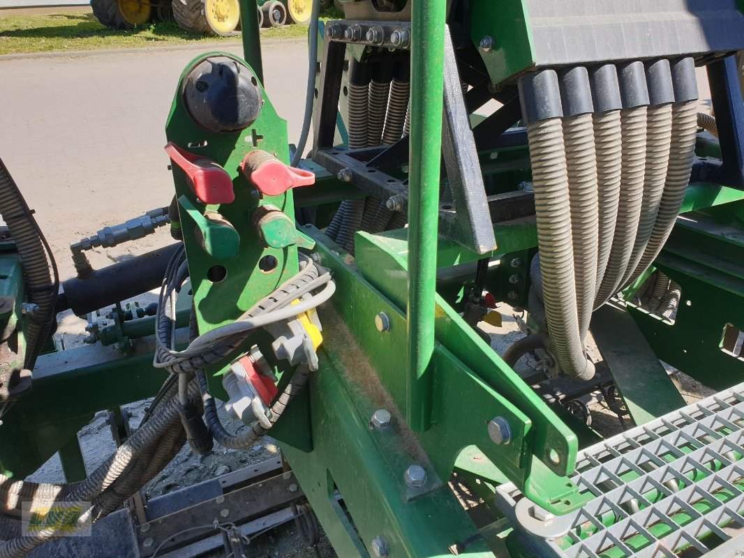 Wiesenegge of the type Düvelsdorf GREEN.RAKE 8 m mit Säeinrichtung, Gebrauchtmaschine in Schenkenberg (Picture 9)