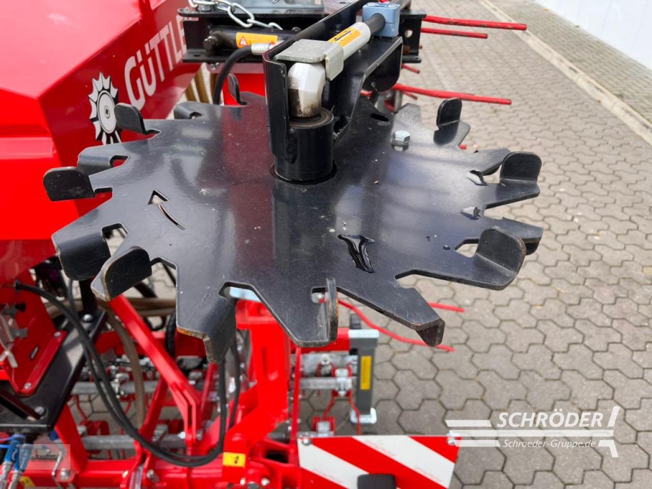 Wiesenegge des Typs Güttler GREENMASTER 800 / EPS 5, Neumaschine in Leizen (Bild 5)