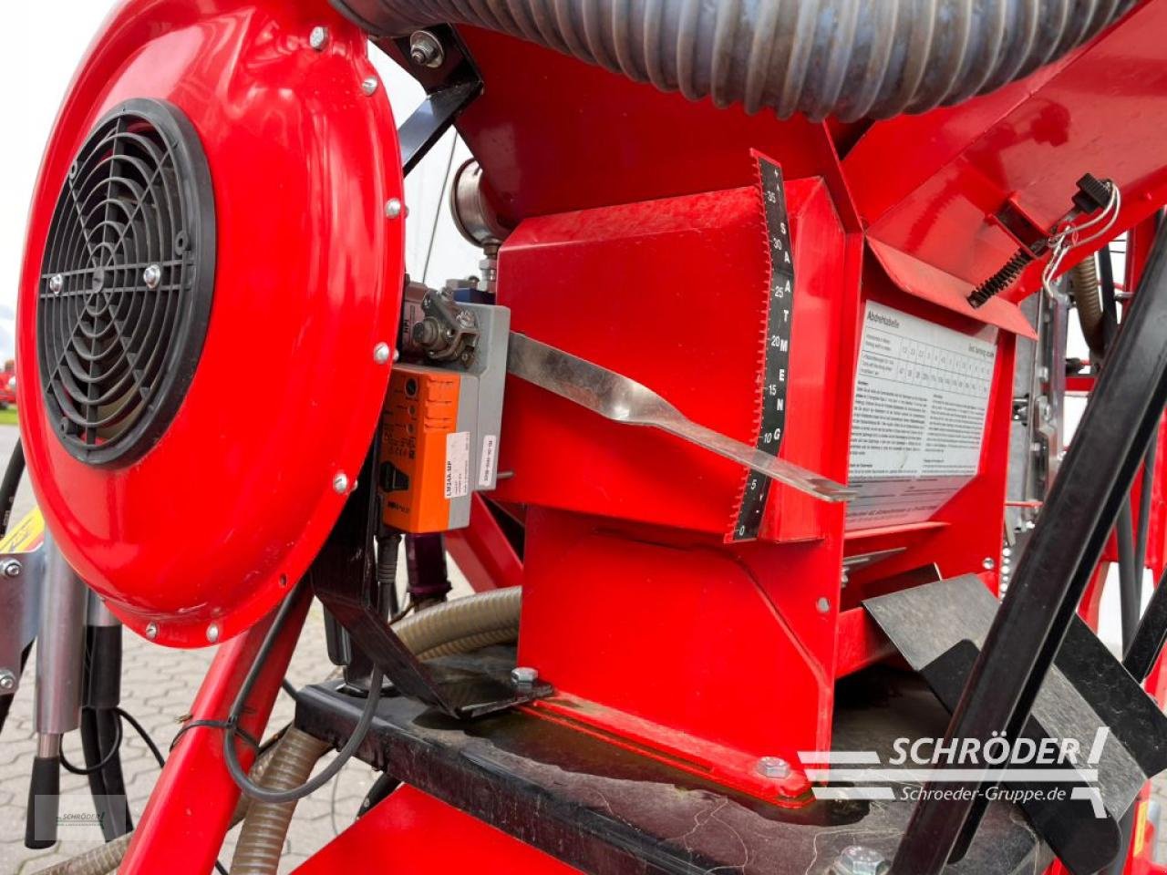 Wiesenegge des Typs Güttler GREENMASTER 800 / EPS 5, Neumaschine in Leizen (Bild 10)