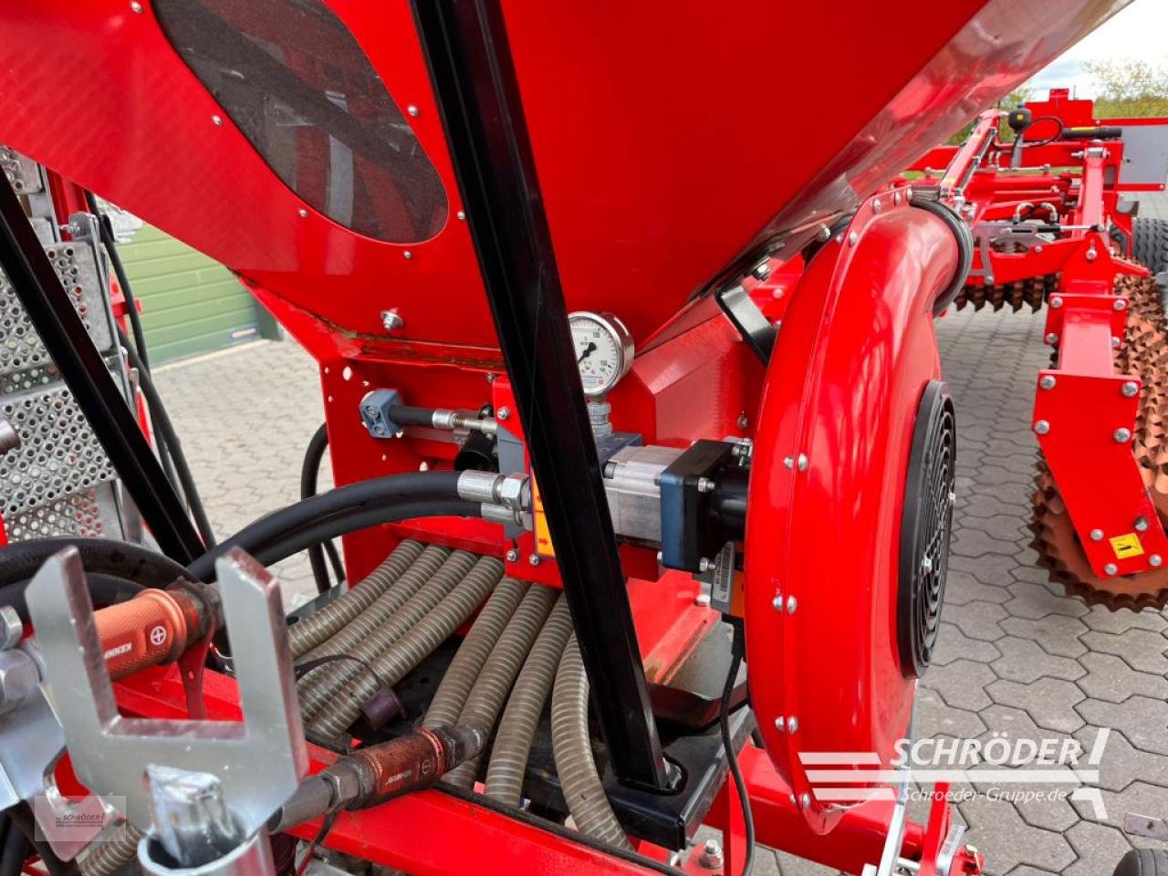 Wiesenegge des Typs Güttler GREENMASTER 800 / EPS 5, Neumaschine in Leizen (Bild 13)