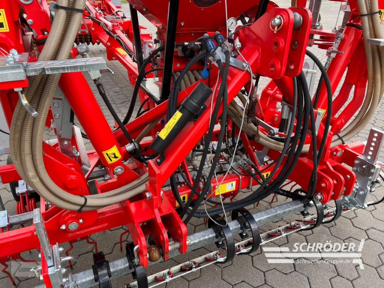 Wiesenegge des Typs Güttler GREENMASTER 800 / EPS 5, Neumaschine in Leizen (Bild 14)