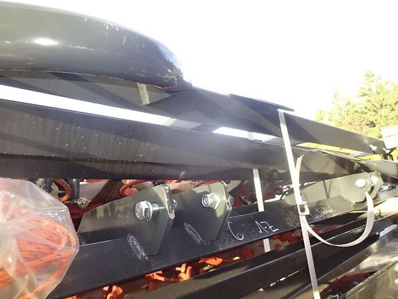 Wiesenegge typu H-L-M 6 Meter- 4 Reihig - Schwere Ausführung - 1- Z - Kombistern-  hydraulisch klappbar, Neumaschine v Neureichenau (Obrázek 15)