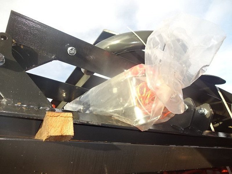 Wiesenegge typu H-L-M 6 Meter- 4 Reihig - Schwere Ausführung - 1- Z - Kombistern-  hydraulisch klappbar, Neumaschine v Neureichenau (Obrázek 14)