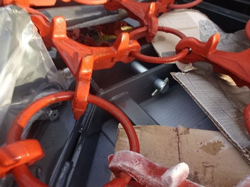 Wiesenegge typu H-L-M 6 Meter- 4 Reihig - Schwere Ausführung - 1- Z - Kombistern-  hydraulisch klappbar, Neumaschine v Neureichenau (Obrázek 10)