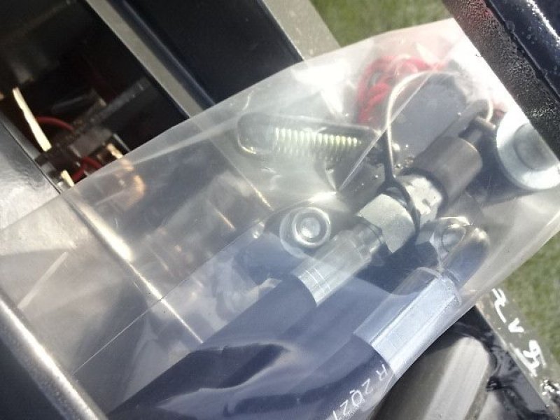 Wiesenegge of the type H-L-M Wiesenegge- 5 Meter -4 R - 1 Z -  schwere Ausführung- hydraulisch klappbar, Neumaschine in Neureichenau (Picture 30)