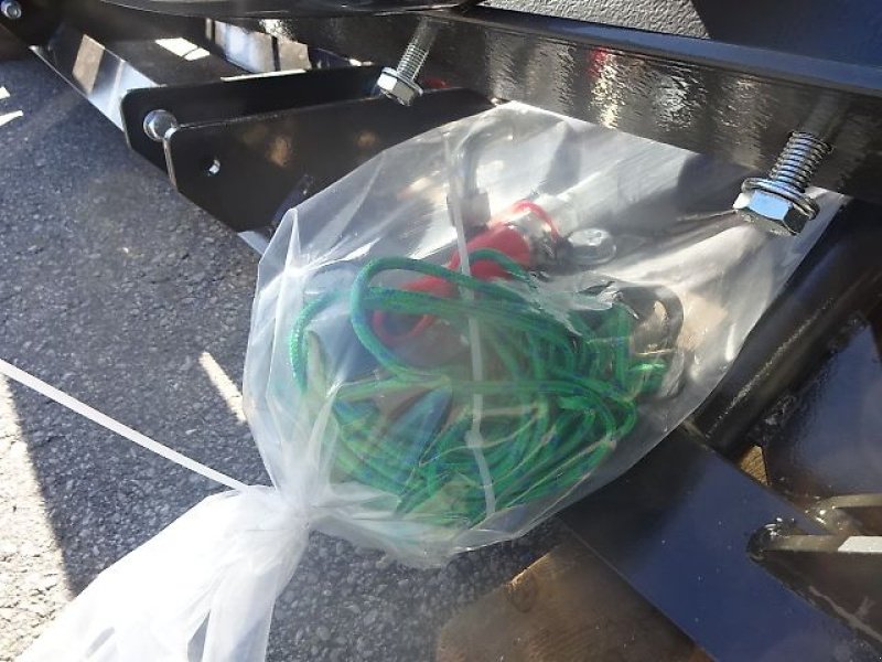 Wiesenegge of the type H-L-M Wiesenegge- 5 Meter -4 R - 1 Z -  schwere Ausführung- hydraulisch klappbar, Neumaschine in Neureichenau (Picture 15)