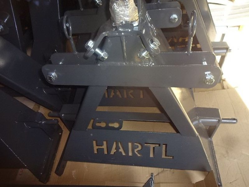 Wiesenegge des Typs H-L-M Wiesenegge 6 Meter- 4 Reihig- Kastenbock- Klappung mit 2 Zylinder, Neumaschine in Neureichenau (Bild 9)