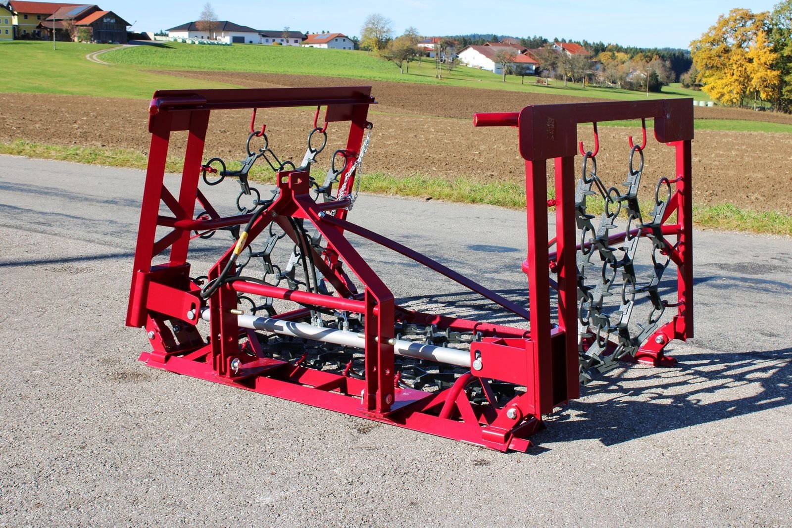 Wiesenegge of the type InterTech Wiesenegge 4000/4, Neumaschine in Neukirchen am Walde  (Picture 2)