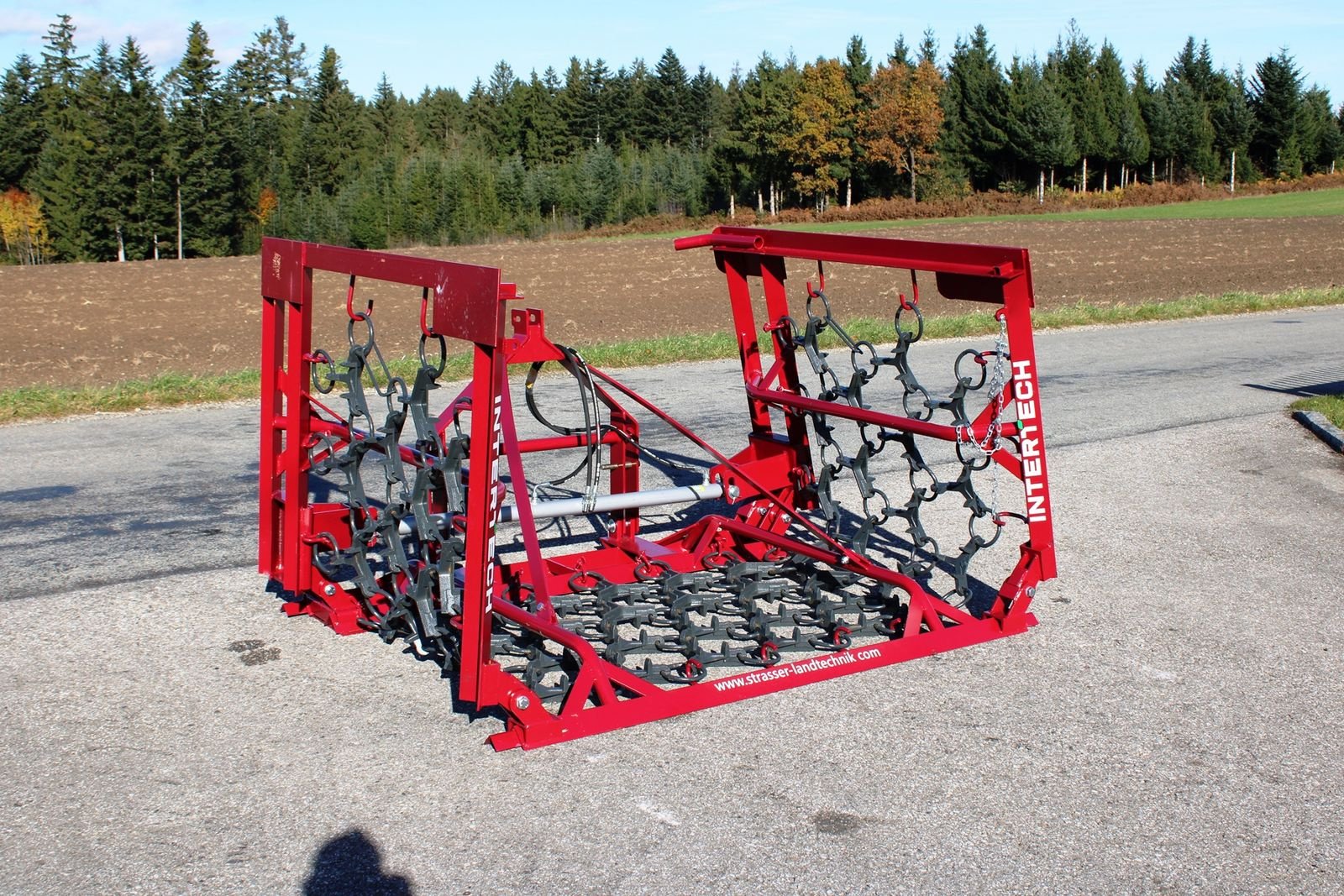 Wiesenegge of the type InterTech Wiesenegge 4000/4, Neumaschine in Neukirchen am Walde  (Picture 6)