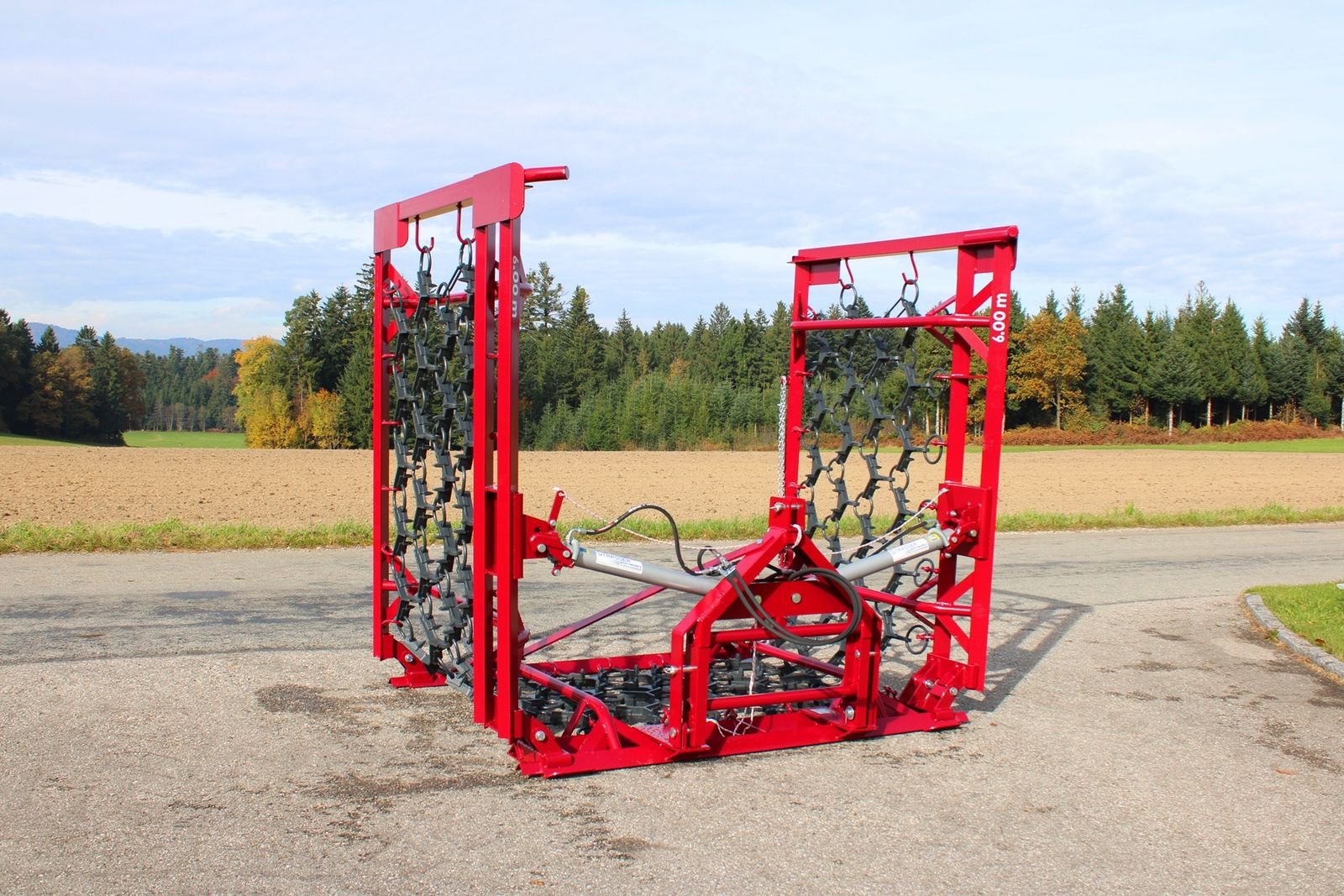 Wiesenegge of the type InterTech Wiesenegge 6000/4 spezial, Neumaschine in Neukirchen am Walde  (Picture 1)