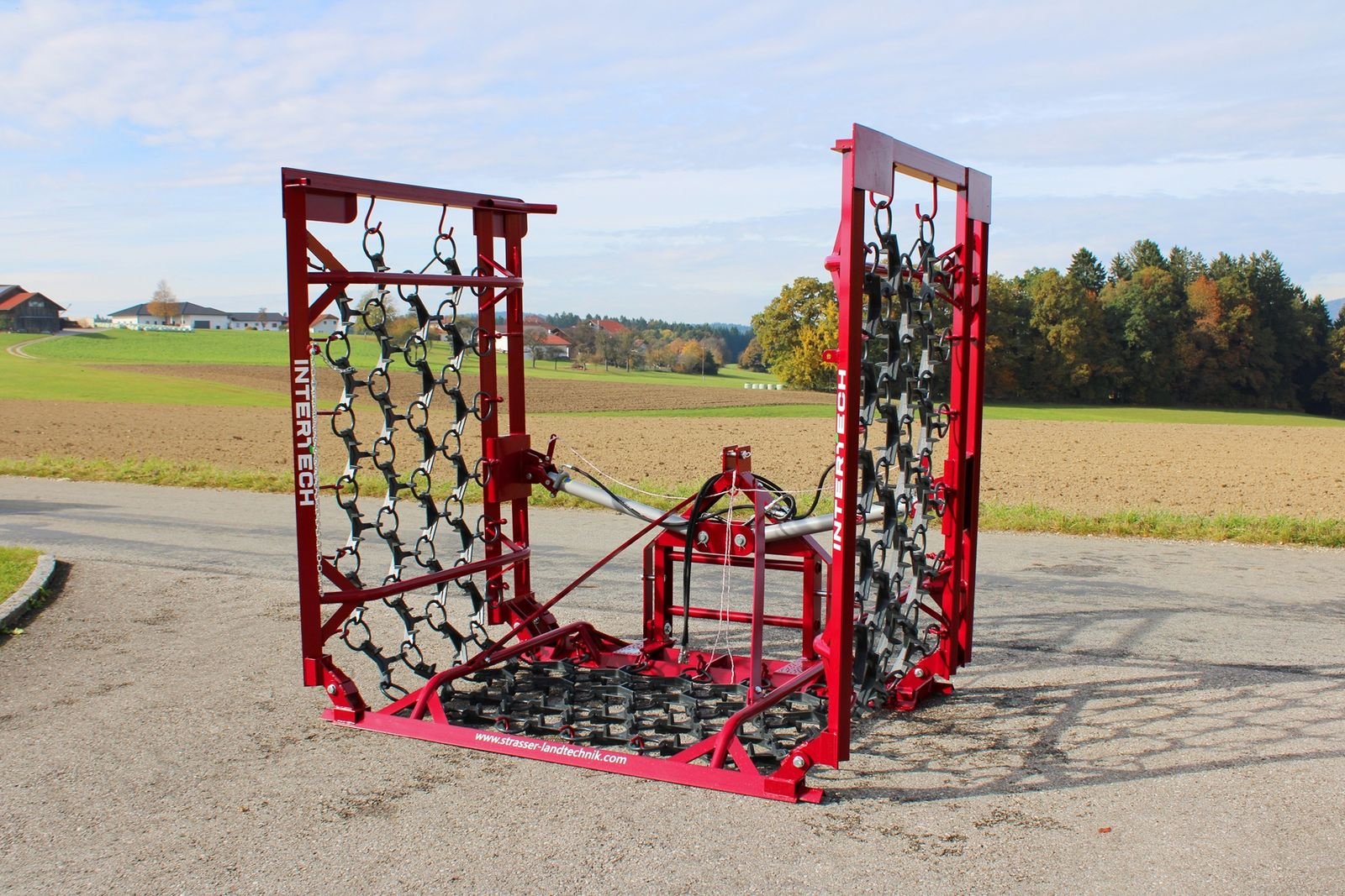 Wiesenegge of the type InterTech Wiesenegge 6000/4 spezial, Neumaschine in Neukirchen am Walde  (Picture 4)